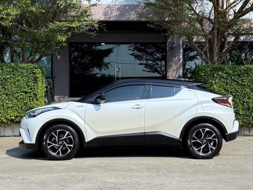 2020 TOYOTA CHR HV รถมือเดียวออกป้ายแดง รถวิ่งน้อยเพียง 7X,XXX กม รถเข้าศูนย์ทุกระยะ ไม่เคยมีอุบัติเหตุครับ 5