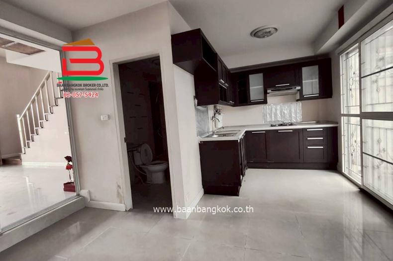 ทาวน์โฮม ปริญลักษณ์ เอกชัย-บางบอน (ใกล้เซ็นทรัล พระราม 2) เนื้อที่ 21.8 ตรว. แขวงบางบอน เขตบางบอน 6