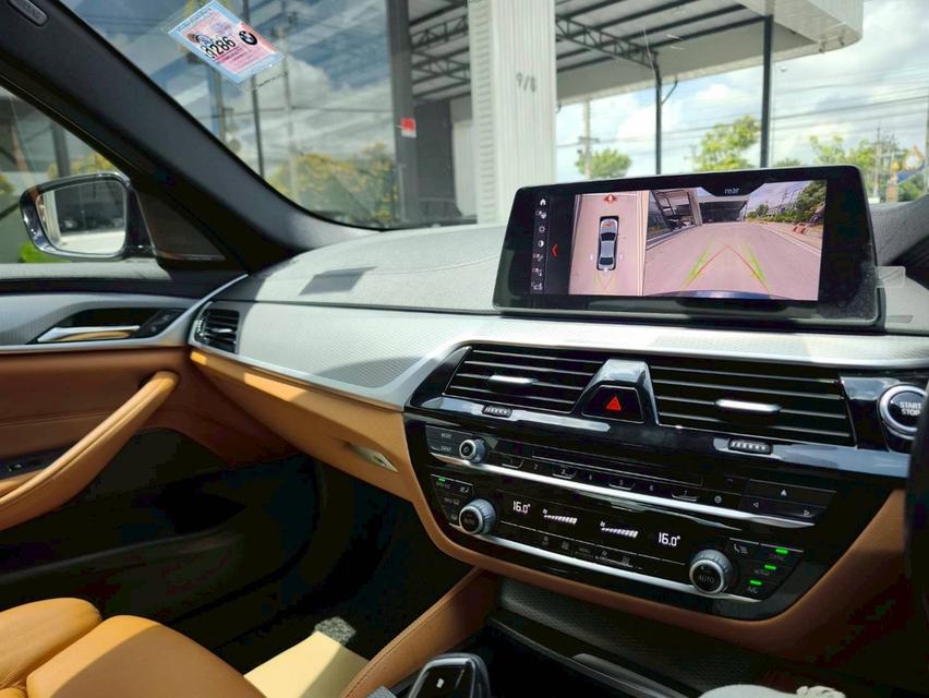 รหัสรถ KPV53 2019 BMW 530e 2.0 M SPORT สีดำ 11