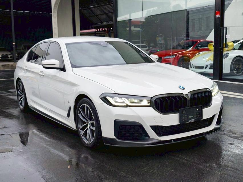รหัสรถ KPV53 2022 BMW 520d M SPORT LCI