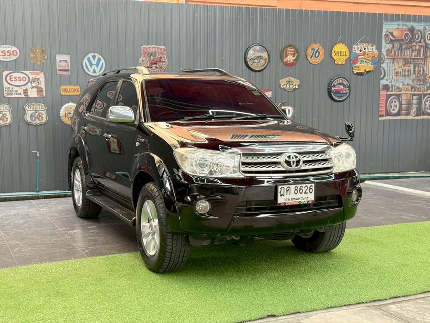 TOYOTA FORTUNER 2.7 V ปี2011