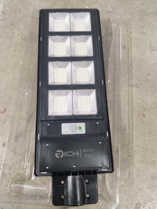 โคมไฟถนนโซล่าเซลล์ LED 400W 2