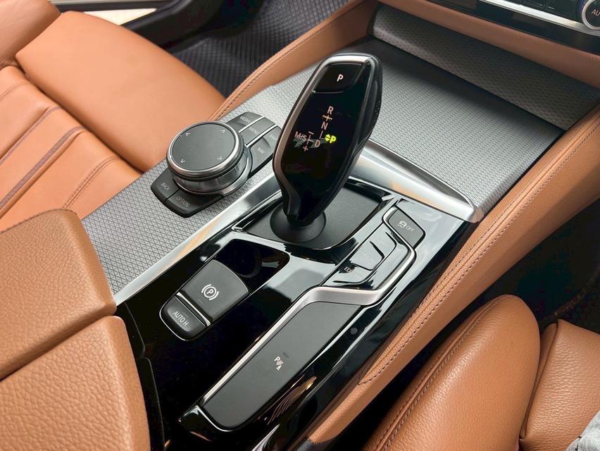 BMW 520 d M-Sport ปี 20 สีขาว ดีเซล ไมล์น้อยสุดในตลาด 40000 โลแท้ๆ หาไม่ได้แล้ว มือเดียว สภาพเหมือนป้ายแดง 10