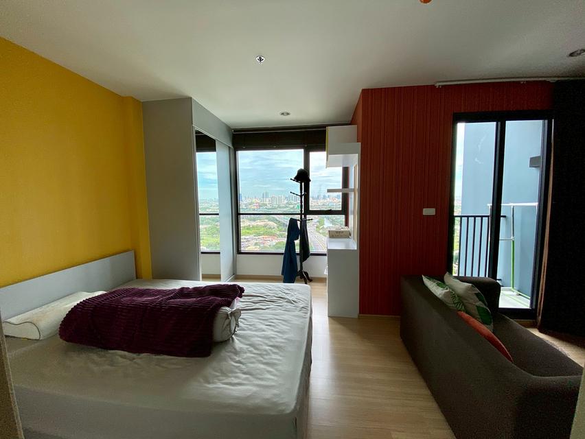 ด่วน ขายถูก คอนโดเดอะเบส พระราม 9 - รามคำแหง ห้องสตูดิโอ ขนาด 26 ตรม. ชั้น 23 วิวเมือง เฟอร์นิเจอร์ครบ พร้อมอยู่ ต่อรองได้ 2