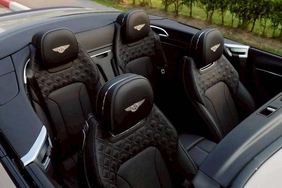 Continental GTC V8 Convertible 12