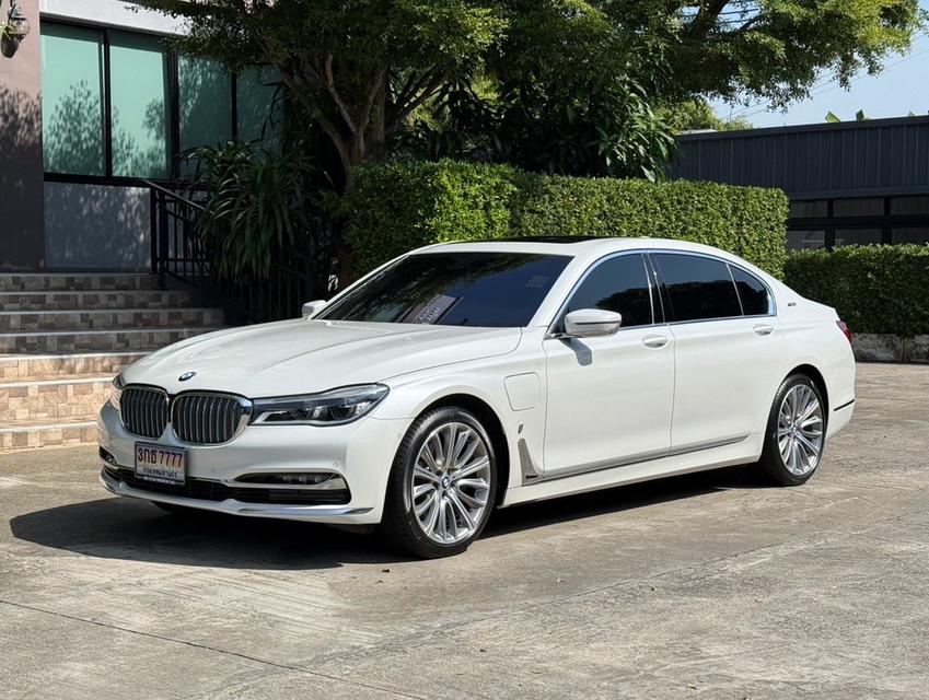 2019 BMW 740le PURE EXCELLENCE รถออกศูนย์ BMW รถวิ่งน้อย เข้าศูนย์ตามระยะ วารันตีศูนย์ยังเหลืออีกนานครับ