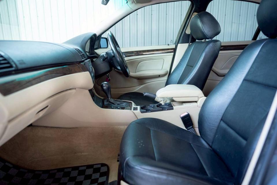 BMW 318i มือสอง ปี 2005 4