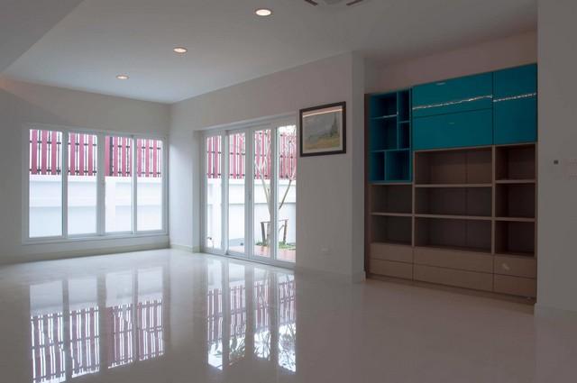 ขายบ้านเดี่ยว 2 ชั้น 56 ตรว. หมู่บ้านระเบียงสวน 5 ถนนราษฎร์พัฒนา ซอยมิสทีน ใกล้เตรียมอุดมน้อมเกล้า 5