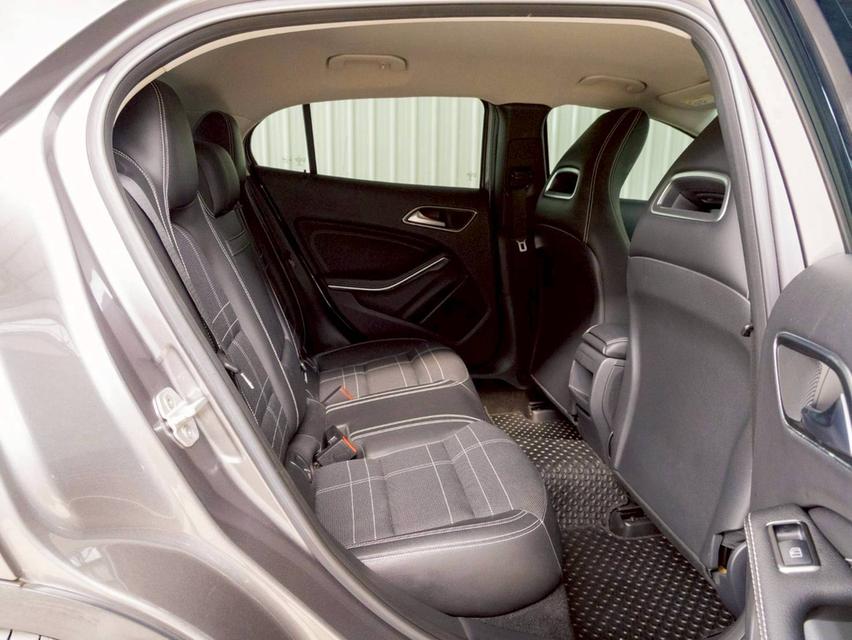ขาย Benz Gla200 1.6Urban ปี14 14