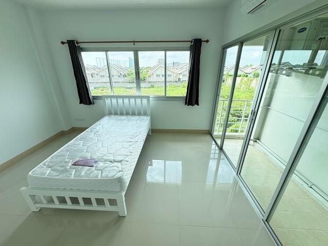 ให้เช่าทาวน์โฮม 3 ชั้น 21 ตรว. กลอรี่เฮาส์ ลาดพร้าว 101 โพธิ์แก้ว 3 ใกล้ห้าง CDC 6