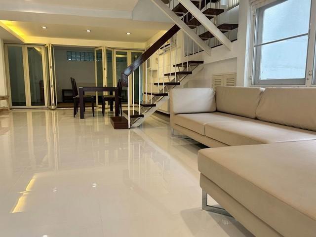 ให้เช่าบ้านเดี่ยว ย่านพระราม 9 ซอย 43 ใกล้ The Nine Center Rama 9 เหมาะสำหรับอยู่อาศัย หรือทำ Home Office พร้อมเฟอร์นิเจอร์ครบ 4