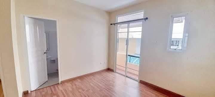 ขายและให้เช่าโฮมออฟฟิศ 3 ชั้น ติดถนนใหญ่ ทำเลดี เดินทางสดวกสบาย 7