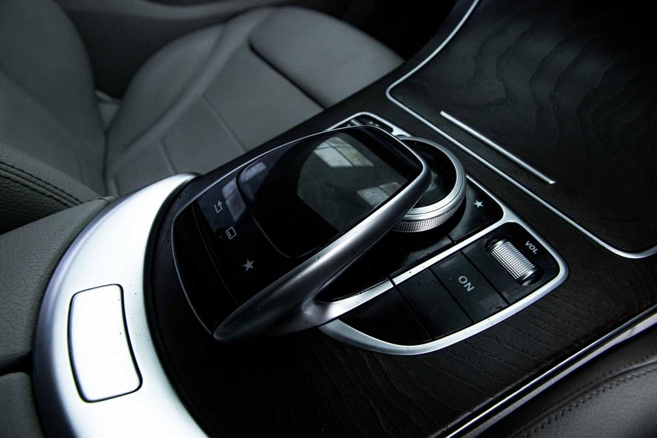 รหัสรถ 1C660 C300 BLUETECH EXCLUSIVE 2.1 2017 10