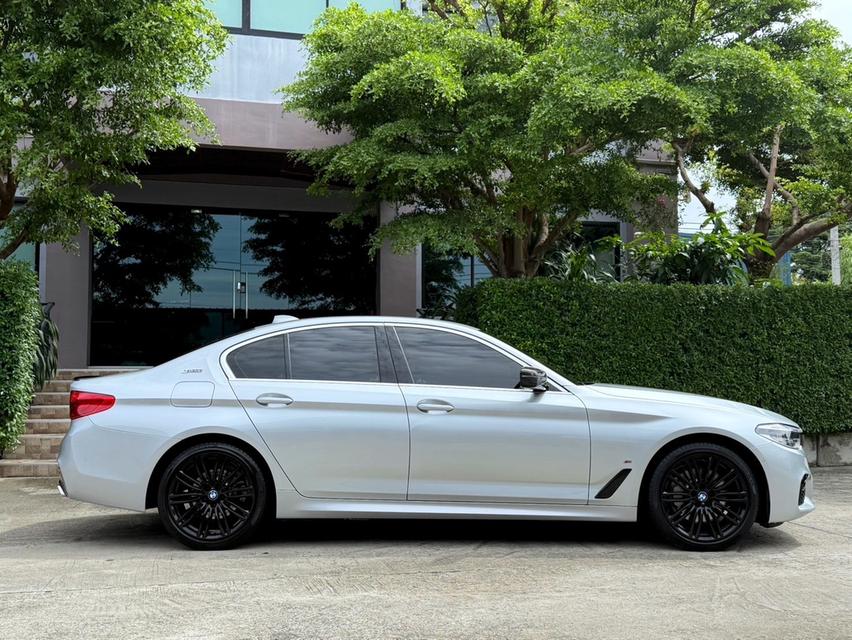 2020 BMW 530e G30 SPORTLINE รถมือเดียว 8X,XXX กม สภาพเหมือนรถใหม่ รถเข้าศูนย์ตรงระยะ ไม่เคยมีอุบัติเหตุครับ 2