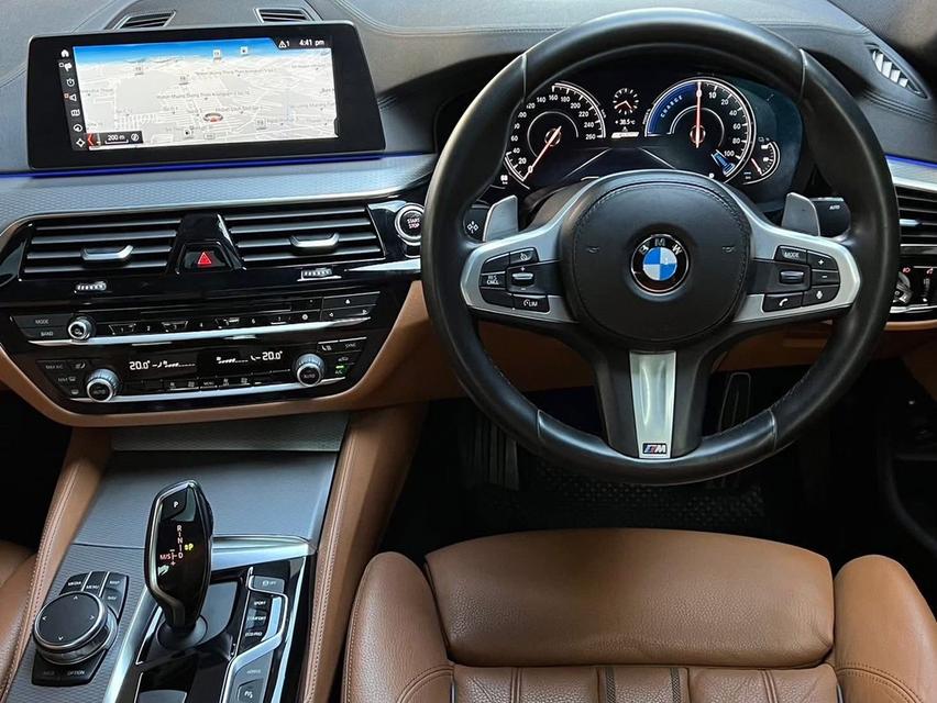 BMW 530e 2.0 G30 M Sport Sedan 6