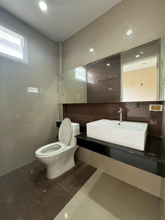 ขายถูก ทาวน์โฮม modern town เอกชัย46 ห้องมุม 3 ชั้น 24.8ตรว. บ้านทำใหม่ ขายราคาถูก 7