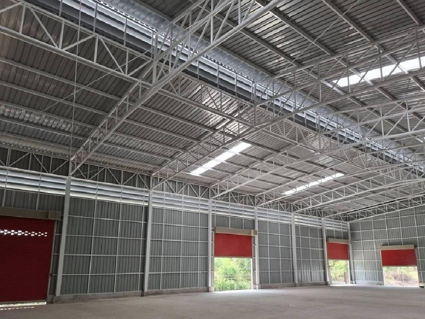 ให้เช่าโกดัง สร้างใหม่ ติดถนนกาญจนาภิเษก วงแหวนตะวันตก ขาออก ลาดหลุมแก้ว (ถนนหมายเลข 9) ทำเลดี จอดรถได้หลายคัน พื้นที่ใช้สอย 700 ตารางเมตร 3