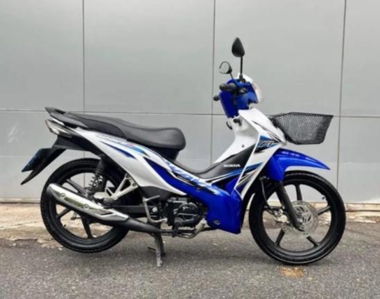 Honda Wave สีขาวน้ำเงิน 2