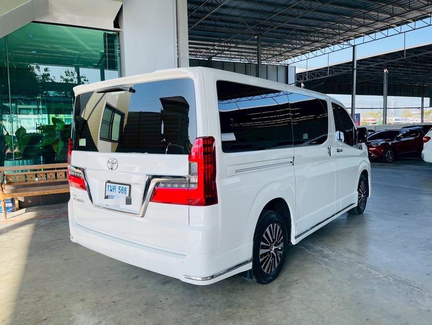 รหัสรถ PB566 TOYOTA MAJESTY 2.8 ปี 2021  สีขาว 4