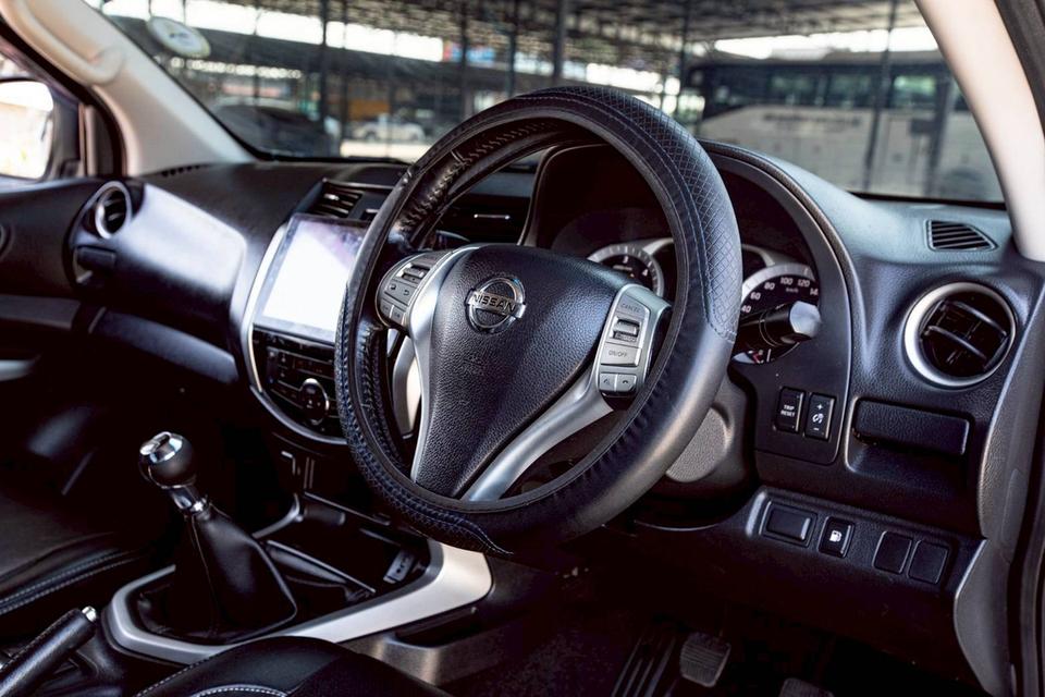 NISSAN NAVARA NP300 CALIBRE 2.5 VL DOUBLE CAB ปี 2015 เกียร์ธรรมดา สีขาว 12