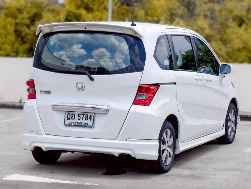 Honda Freed 1.5 SE เกียร์ Auto สีขาวมุก ปี 2010 8