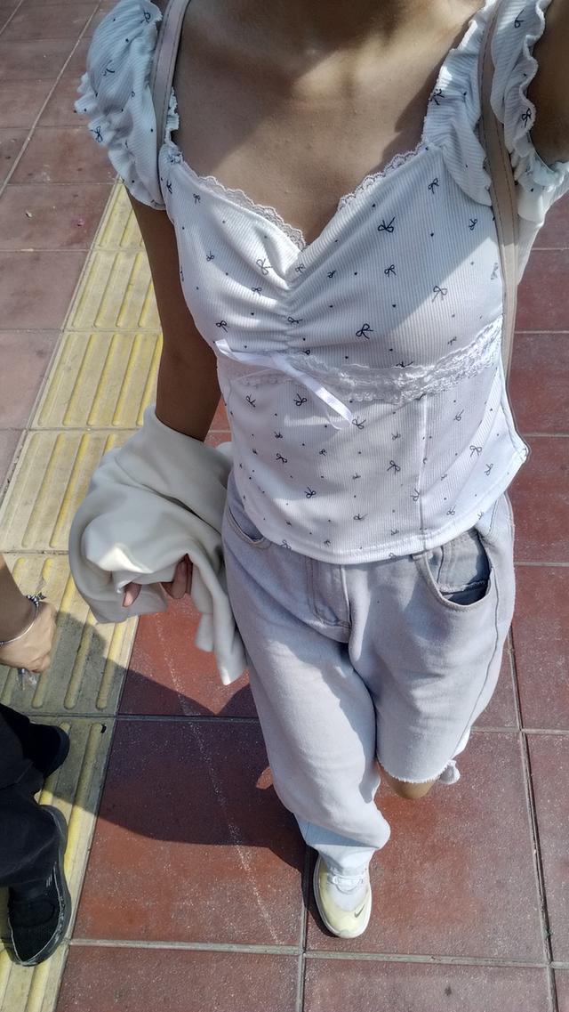 ขายเสื้อครอป,ปาดไหล่ สไตล์เกาหลี
