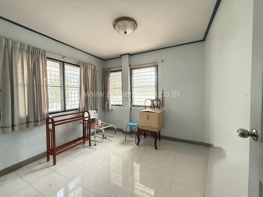 บ้านกฤษดานคร 16 ถนนบรมราชชนนี แขวงศาลาธรรมสพน์ เขตทวีวัฒนา กรุงเทพมหานคร 11