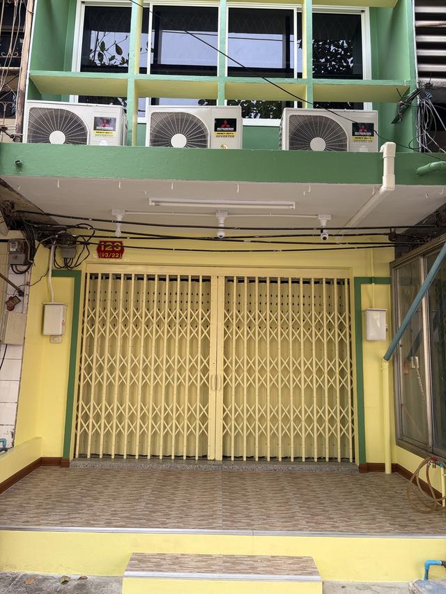 ให้เช่าพื้นที่ขายของหน้าบ้าน หน้าตลาดเช้ากิตติ (เซนหลุยส์ 3) สาทร ซอยจันทน์ 18/7  >> ใกล้ 7-Eleven 2 ที่ >> ใกล้เกี๊ยวหยวนจี  >> ใกล้สำนักงานเขตสาทร 2