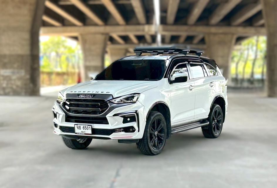 2023 Mu x 1.9 ULTIMATE PHANTOM COLLECTION