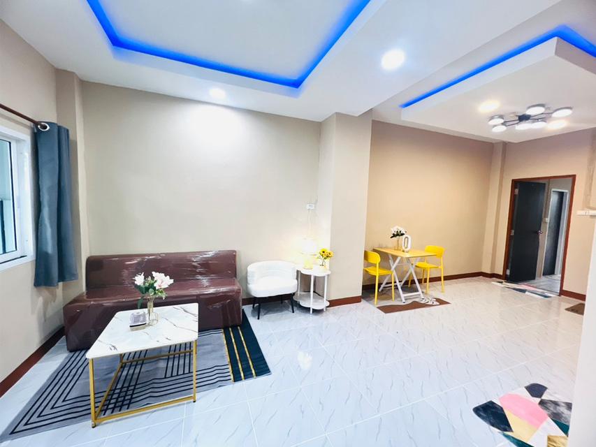 บ้านอมรทรัพย์ อยู่วิทยา 18 เขตหนองจอก บ้านสวยรีโนเวทใหม่ 2 ชั้น 30.5 ตร.วา 4 นอน 3 น้ำ จอดรถ 2 คัน 7