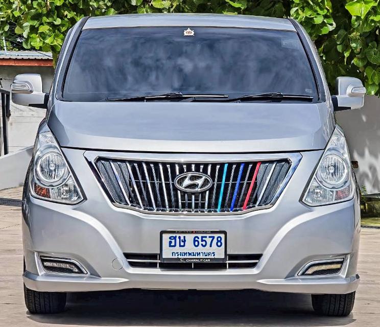 2017 HYUNDAI H-1 2.5 ELITE