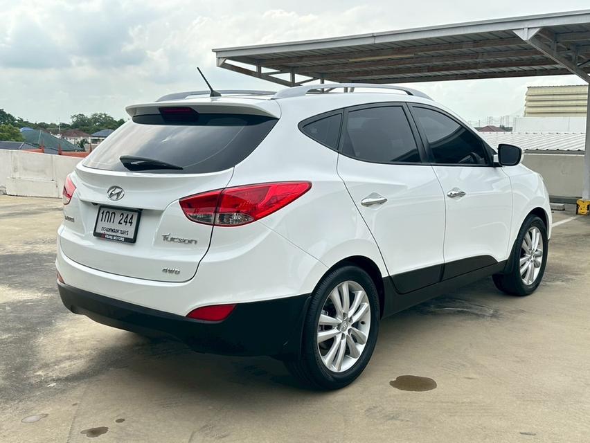 HYUNDAI TUCSON 4WD (IX35)2.0L N/A 6AT Panaromic Glass Roof 7