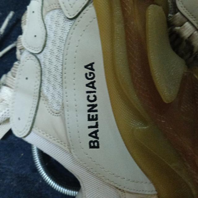 รองเท้า Balenciaga triple S รูปที่ 2