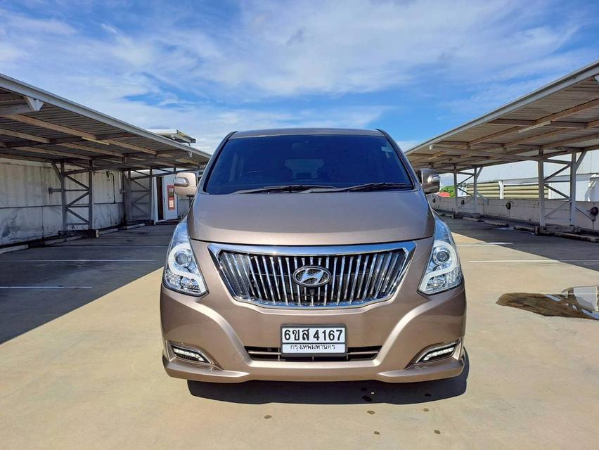 ปี 2017 HYUNDAI GRAND STAREX, 2.5 VIP (สีน้ำตาล)