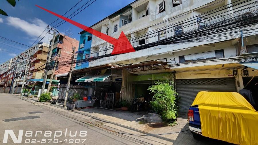 68040548 : ขายอาคารพาณิชย์ 4 ชั้น บนที่ดินขนาด 17.8 ตร.ว.พื้นที่ใช้สอย 204 ตร.ม. ลาดปลาเค้า 72 บางเขน กรุงเทพ 2