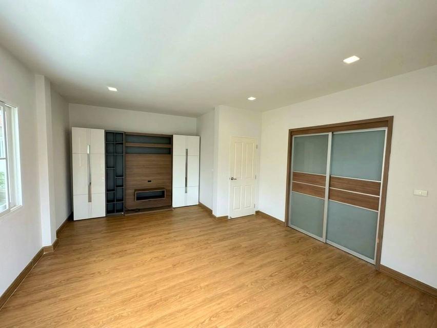 บ้านเดี่ยวรีโนเวทใหม่ 2 ชั้น มบ.คาซ่าวิลล์ วัชรพล ฟรีเฟอร์ตกแต่งพร้อมอยู่ เดินทางสะดวก น้ำไม่ท่วม 20