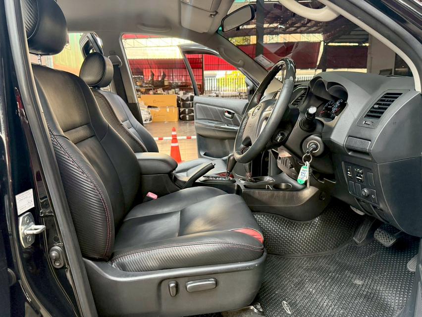 TOYOTA FORTUNER 3.0 TRD Sportivo 4WD ปี 2015 11