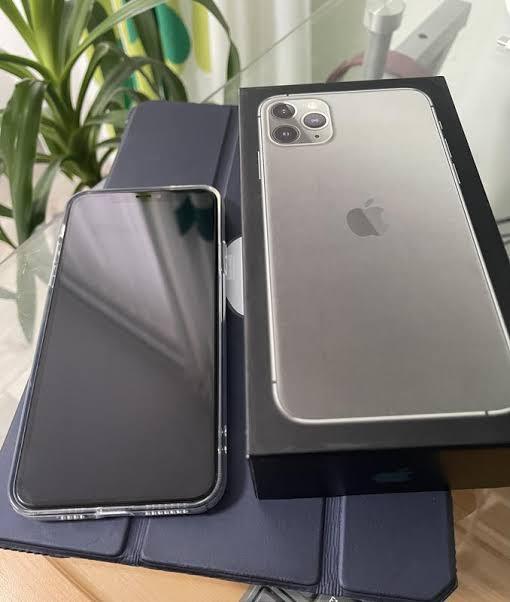 iphone 11 pro max สีเทา 3