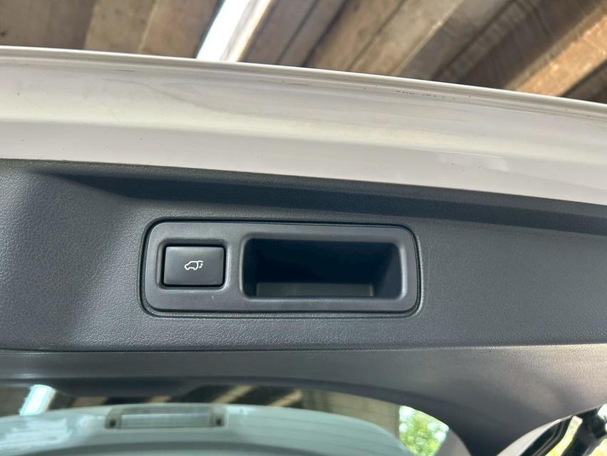 ð 2019 Toyota FORTUNER 2.4 V 4WD AT āļĢāļđāļāļāļĩāđ 20