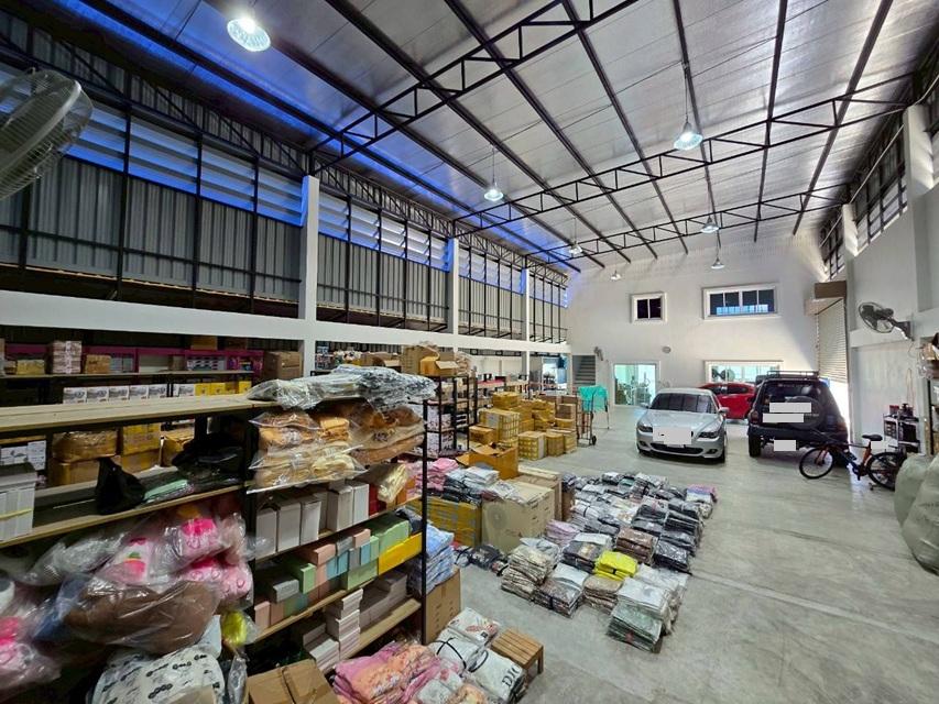 ให้เช่าโกดังพร้อมสำนักงานพร้อมห้องพัก / พื้นที่ใช้สอย 405 ตารางเมตร / Office 2 ชั้น / ทำเล ถนนกาญจนาภิเษก ติดกับสมาคมปักใต้ 10