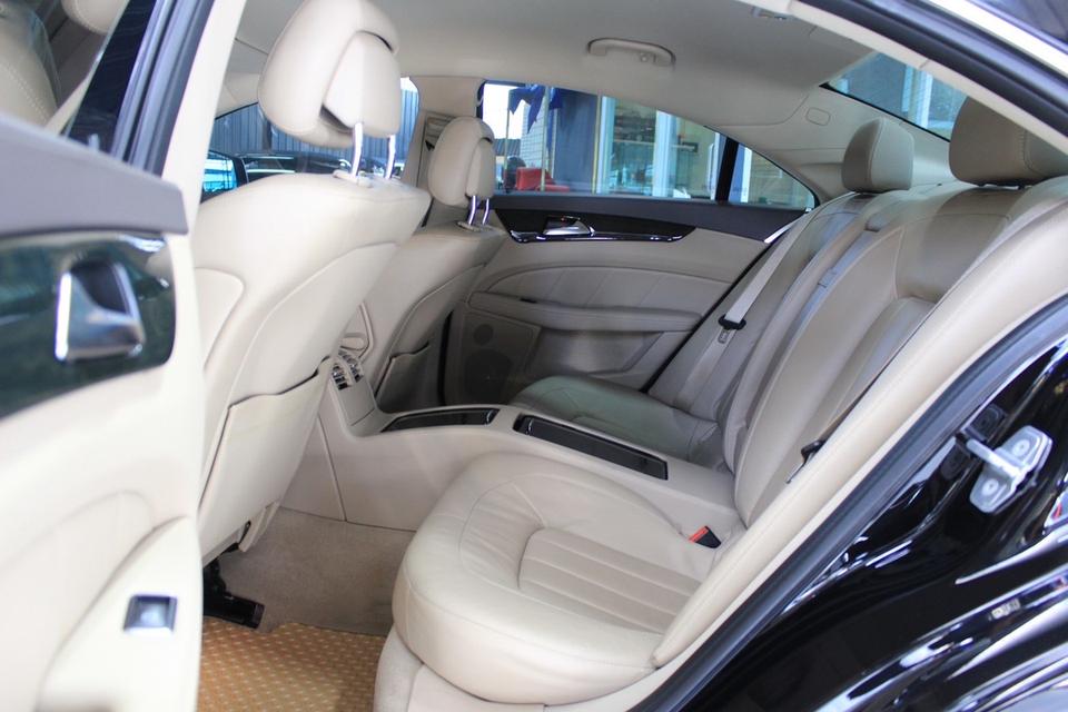รหัสรถ JRS9241 หล่อขนาดนี้จะอดใจไหวหรอ กับ Benz CLS 250CDI 2012 11