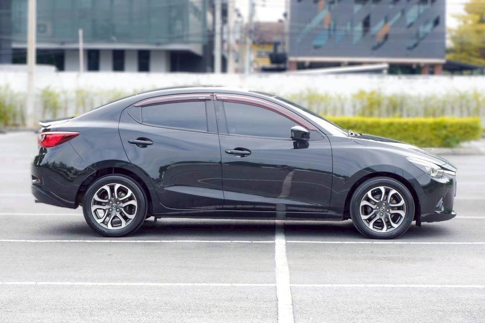 Mazda2 Skyactive 1.5 XLD High connect เกียร์ Auto สีดำ ปี2015 6