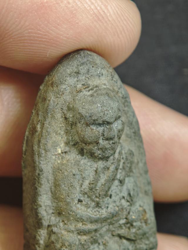 พระหลวงปู่ทวดเนื้อว่าน พิมพ์ c 2