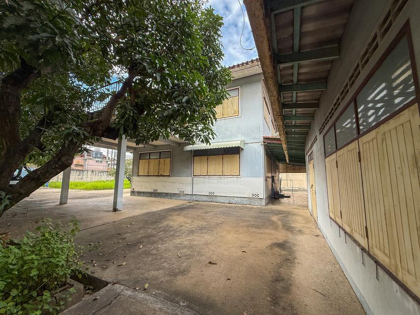 ให้เช่าที่ดินพร้อมสิ่งปลูกสร้าง 658 ตรว ,ติดถนนสาธุประดิษฐ์ เหมาะแก่การพักอาศัย และร้านคาเฟ่ ,ร้านอาหาร 4