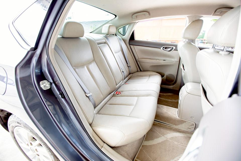Nissan Sylphy 1.6S ปี 2013 เกียร์ออโต้ สีเทา  13