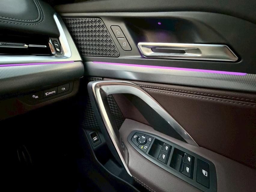 BMW X1 2.0i sDrive M sport ปี23 จด25 สีขาว รูปที่ 6