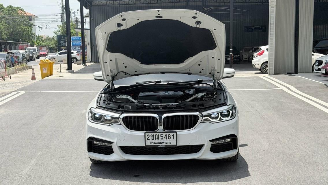 (แจ้งรหัสรถ KPV5461) 2018 จด 23 BMW 530e 2.0 M SPORT รูปที่ 2