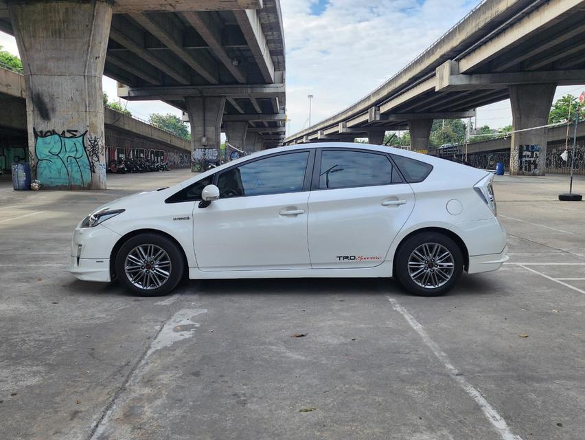 ขายรถ Toyota Prius 1.8TRD Hybrid  ปี 2011 สีขาว เกียร์ออโต้ 7