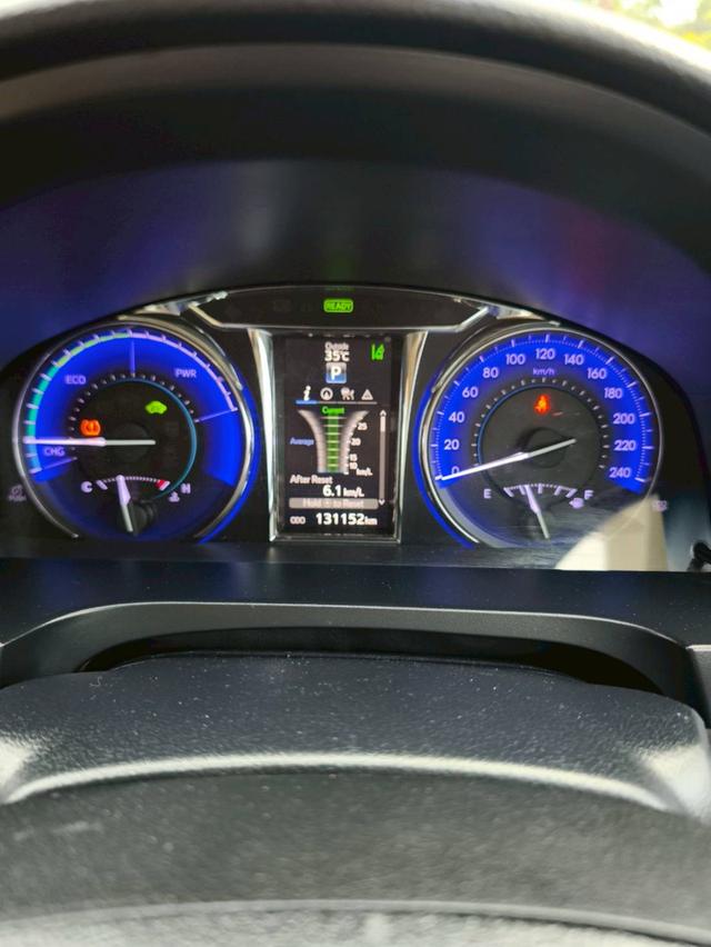 Toyota Camry 2.5 Hybrid Premium 16
