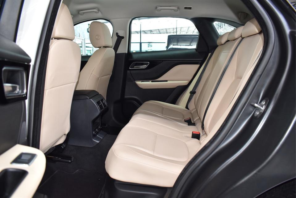 รหัสรถ JRS505 Jaguar Fpace 2.0 ดีเซลปี 2019 มือเดียว 12